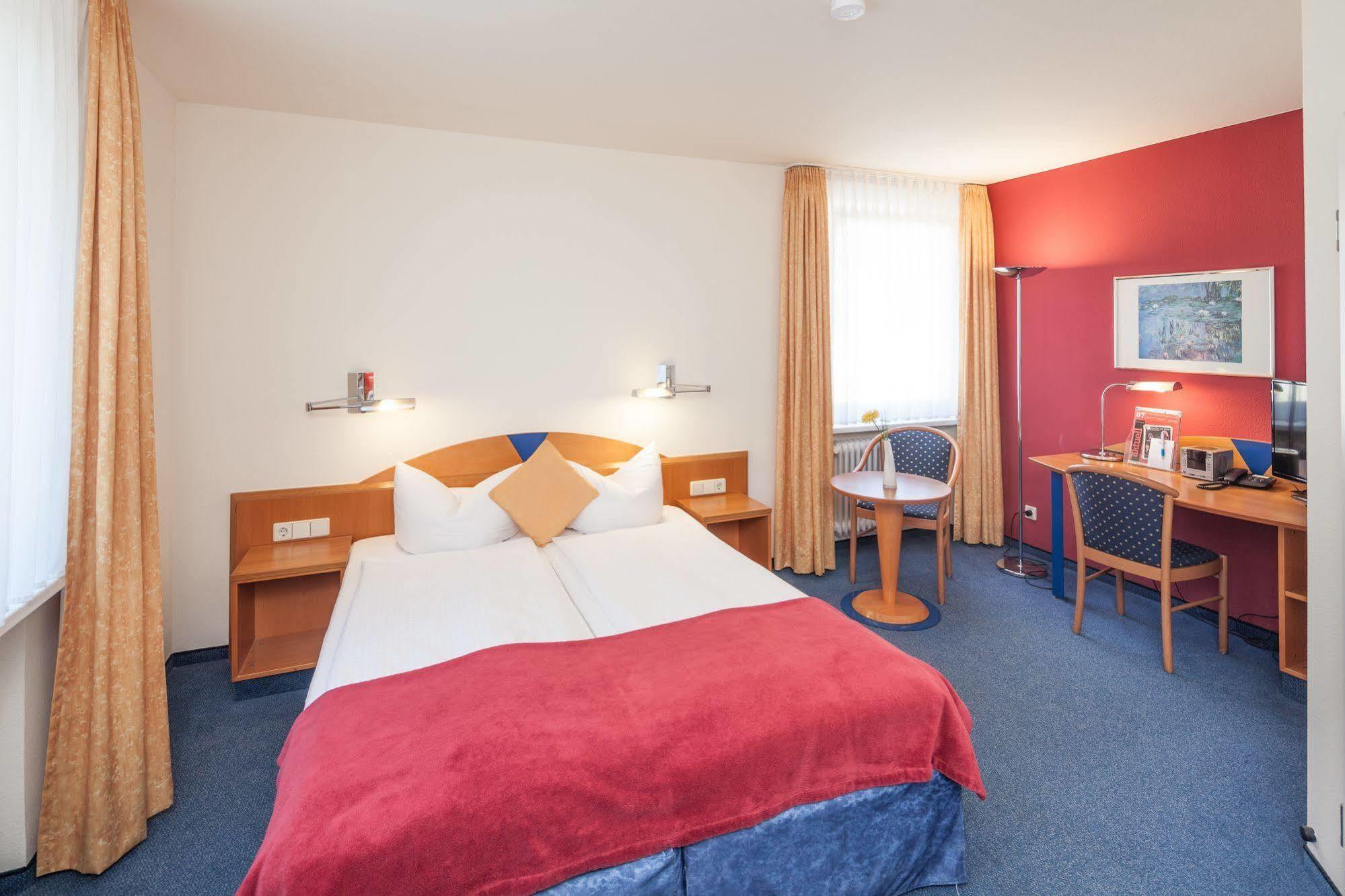 City Hotel Freiburg Экстерьер фото
